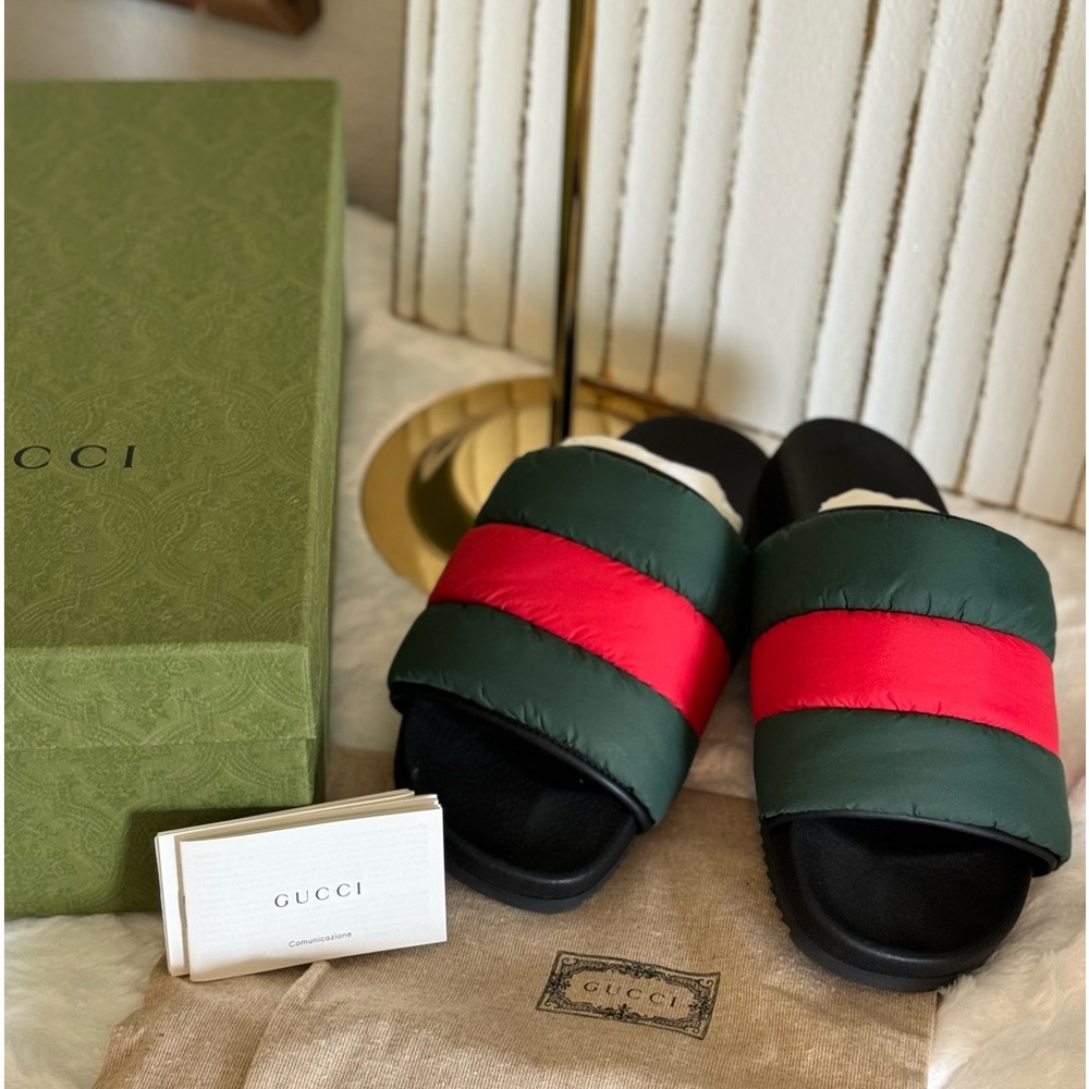 NWT. Women’s Gucci Sideline Puffer Web Slide!